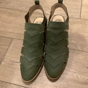 Farylrobin closed toe sling back bootie